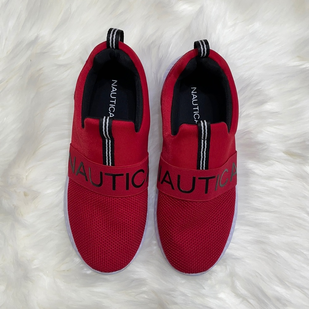 Big kids Náutica shoes size 4